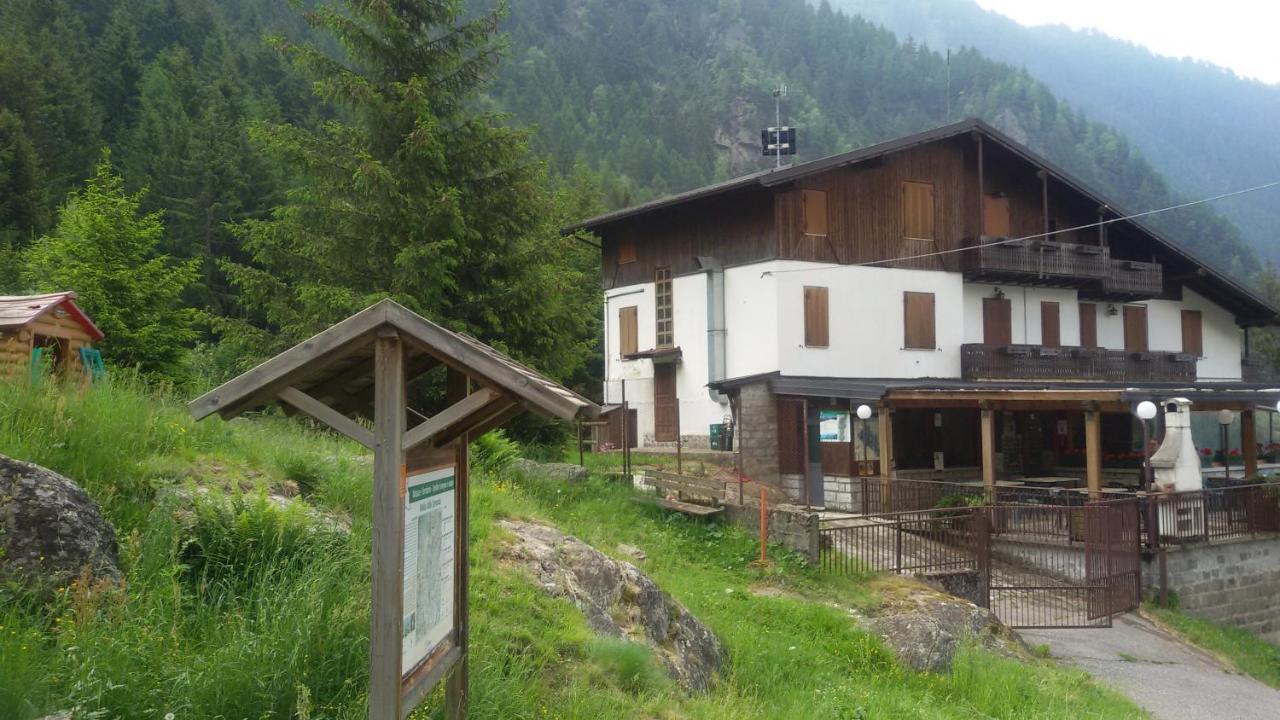 Rifugio Stella Alpina Hotel Saviore dell'Adamello Екстериор снимка