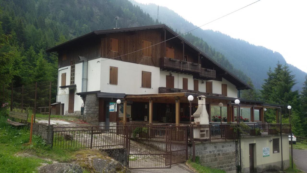 Rifugio Stella Alpina Hotel Saviore dell'Adamello Екстериор снимка