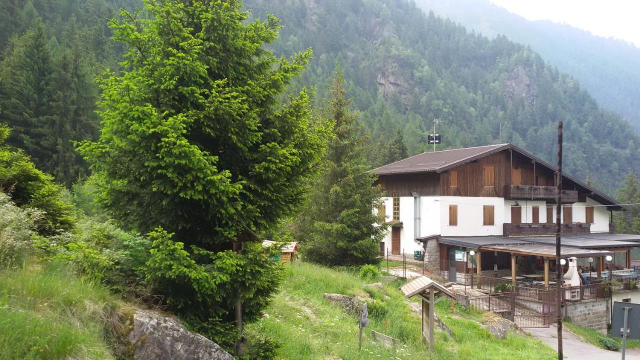 Rifugio Stella Alpina Hotel Saviore dell'Adamello Екстериор снимка