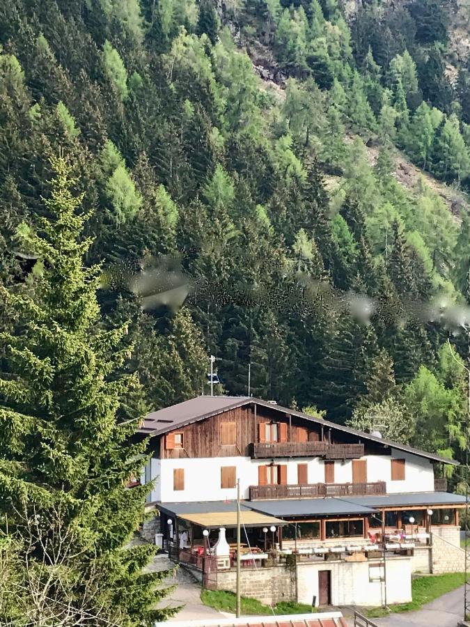 Rifugio Stella Alpina Hotel Saviore dell'Adamello Екстериор снимка